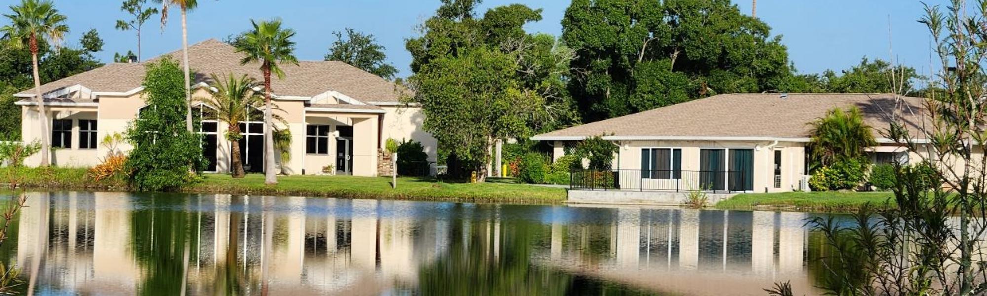 UFM Campus across Peace Lake